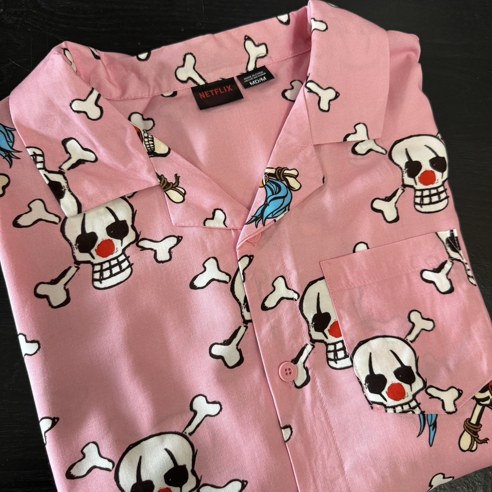 Netflix Mens M Pink Buggy Skull Pirate Clown Graphic Shirt One Piece‎ Button Up